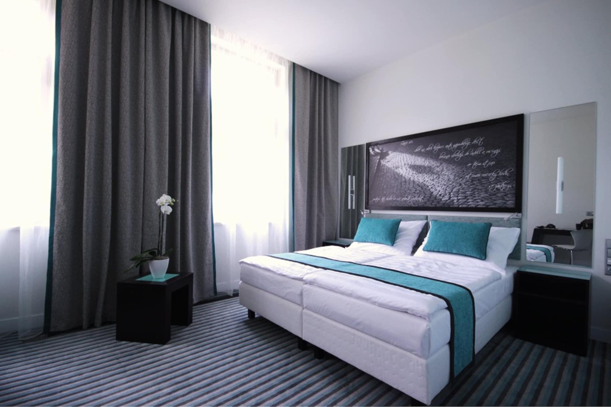 Hotel Red&blue Design