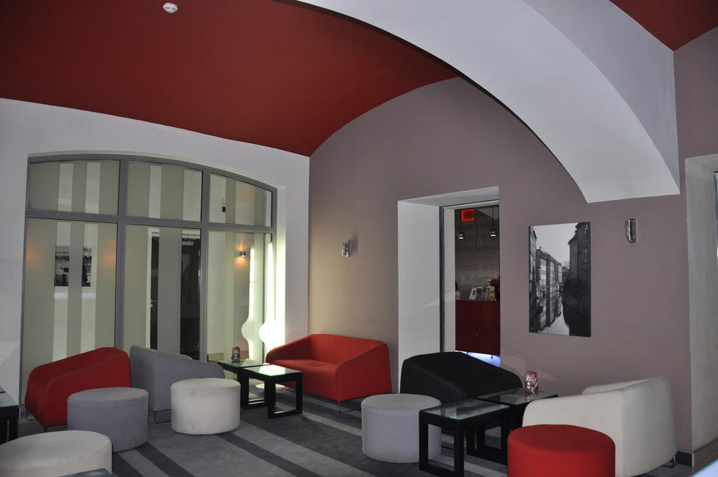 Hotel Red&blue Design