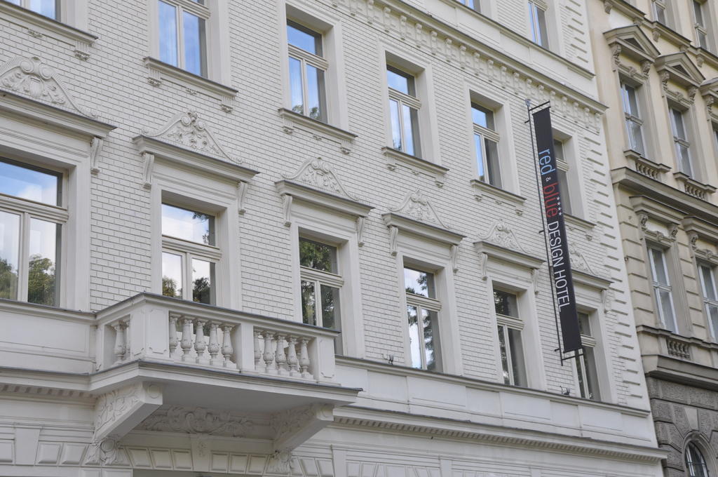 Hotel Red&blue Design 4*